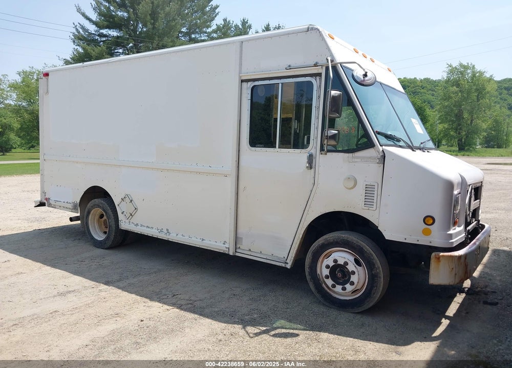 2005 FREIGHTLINER CHASSIS M LINE WALK-IN VAN VIN: 4UZAANBW45CV19019