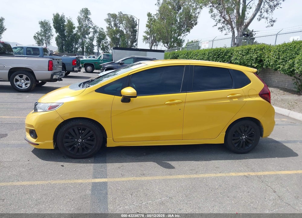 2018 HONDA FIT VIN: 3HGGK5H61JM724357
