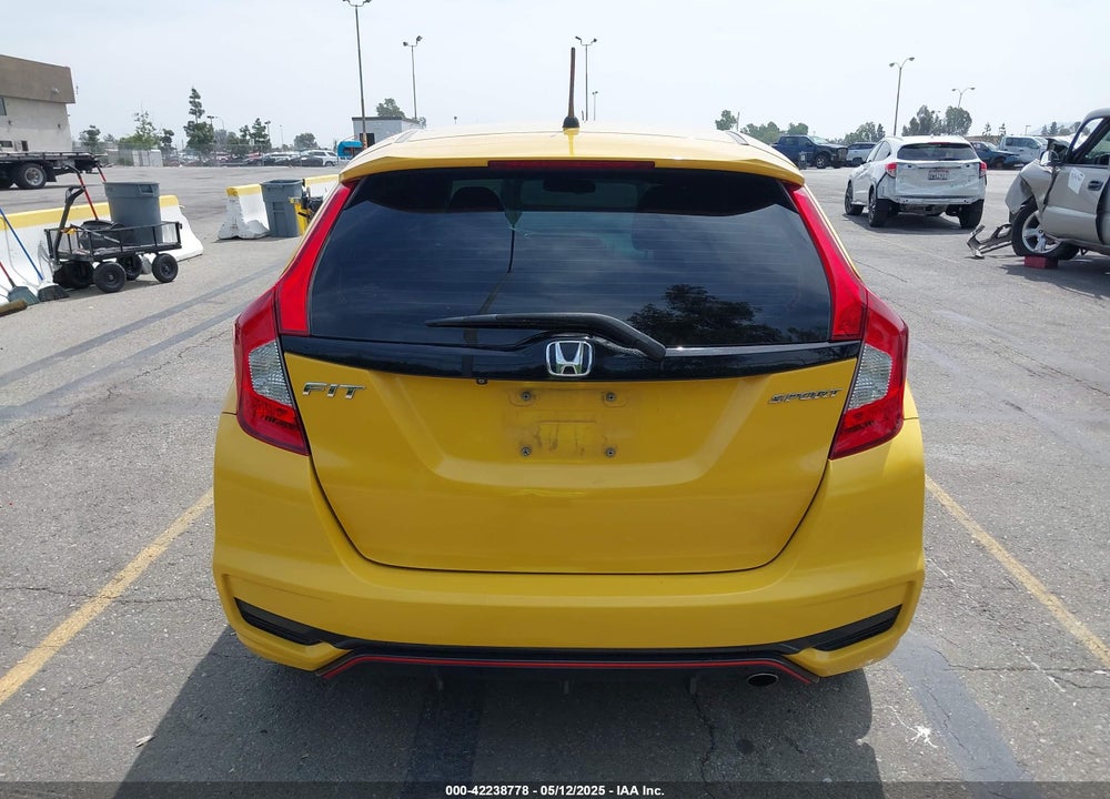 2018 HONDA FIT VIN: 3HGGK5H61JM724357