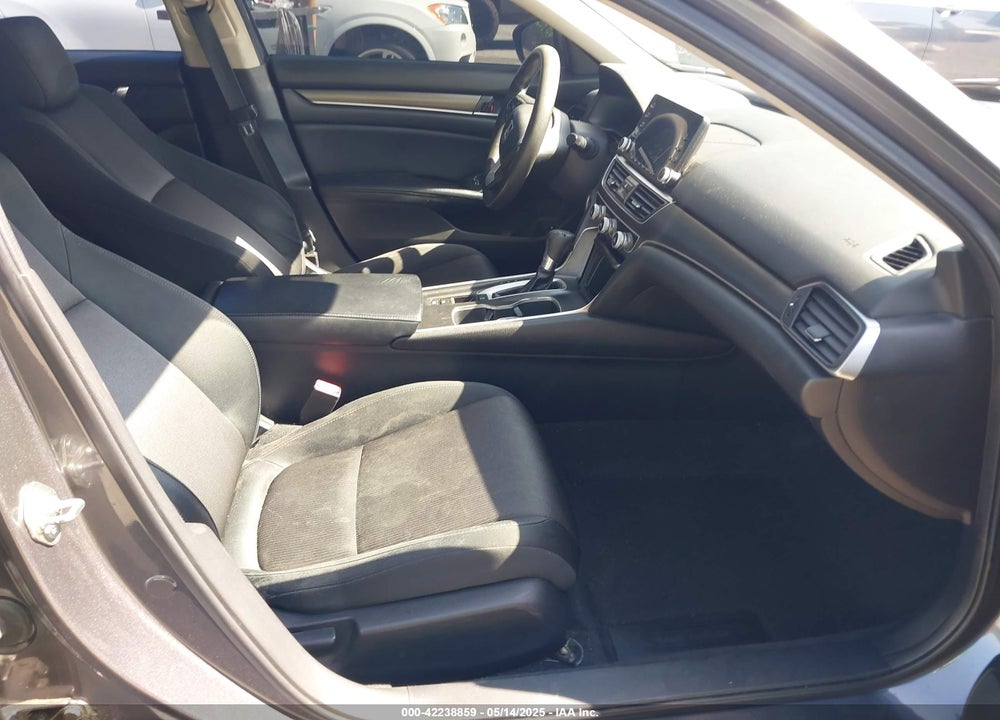 2018 HONDA ACCORD VIN: 1HGCV1F18JA155767