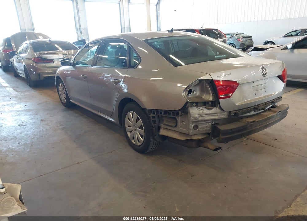 2013 VOLKSWAGEN PASSAT VIN: 1VWAP7A38DC014523