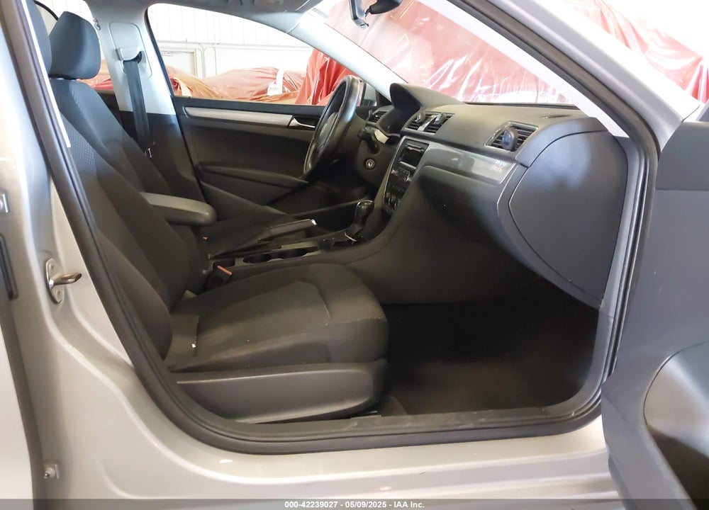 2013 VOLKSWAGEN PASSAT VIN: 1VWAP7A38DC014523