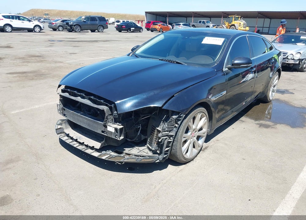 2016 JAGUAR XJ VIN: SAJWA2G76G8V97013