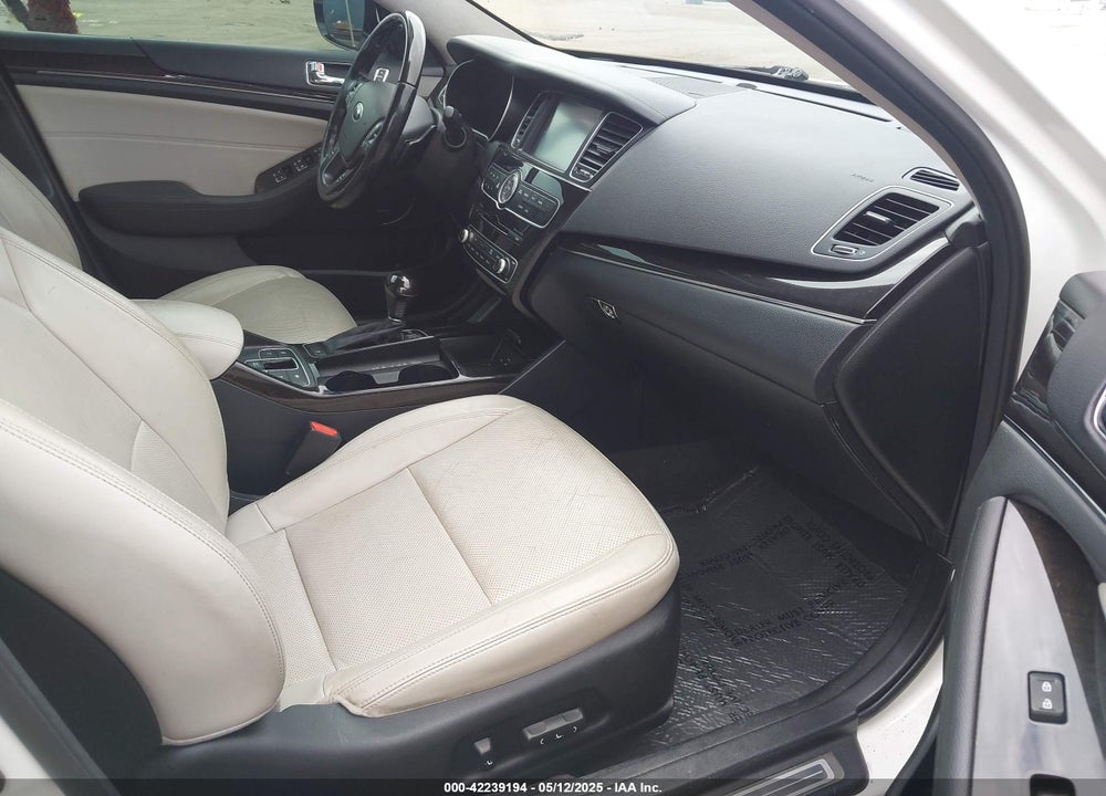 2016 KIA CADENZA LIMITED VIN: KNALN4D73G5209529
