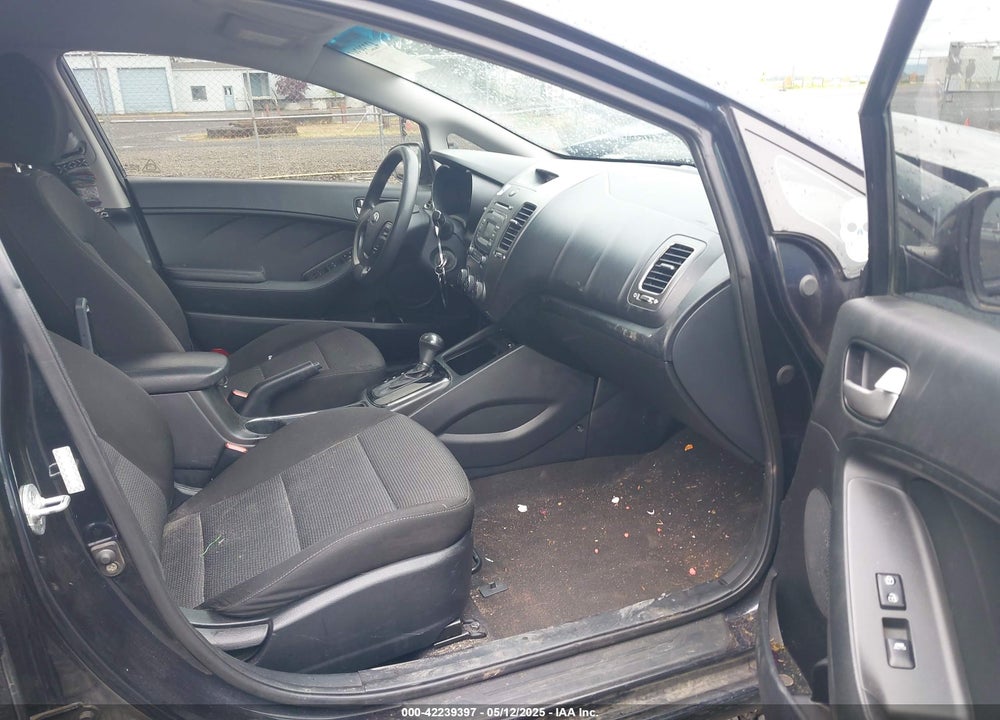2017 KIA FORTE VIN: KNAFK5A8XH5705986