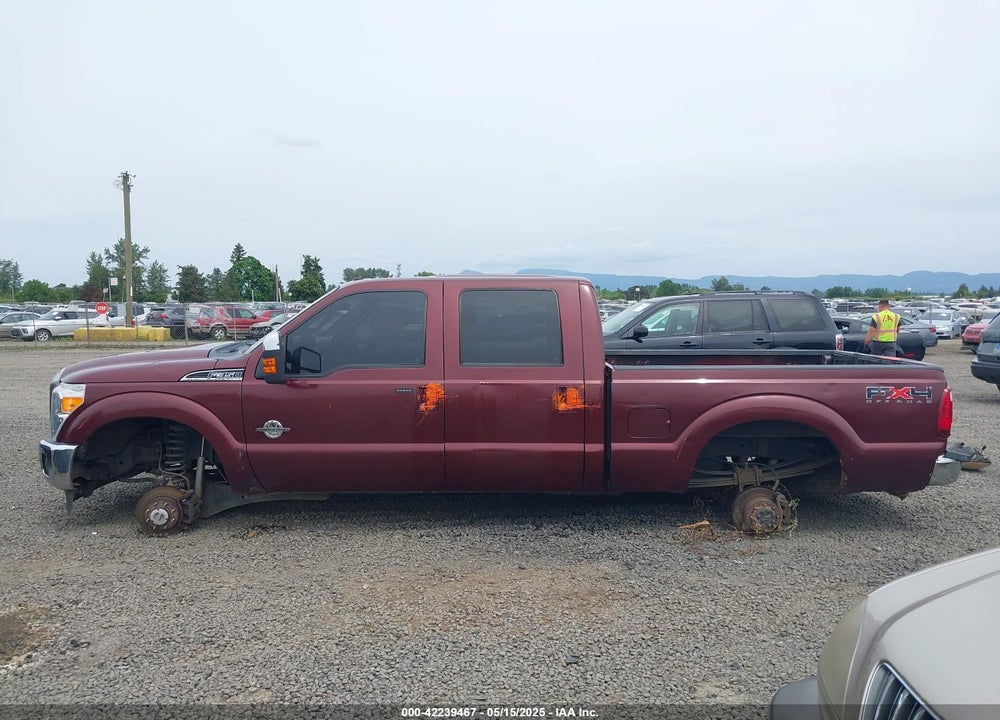 2011 FORD F-350 LARIAT VIN: 1FT8W3BTXBEB51024