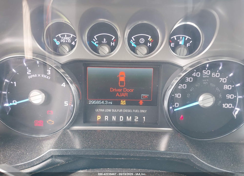 2011 FORD F-350 LARIAT VIN: 1FT8W3BTXBEB51024
