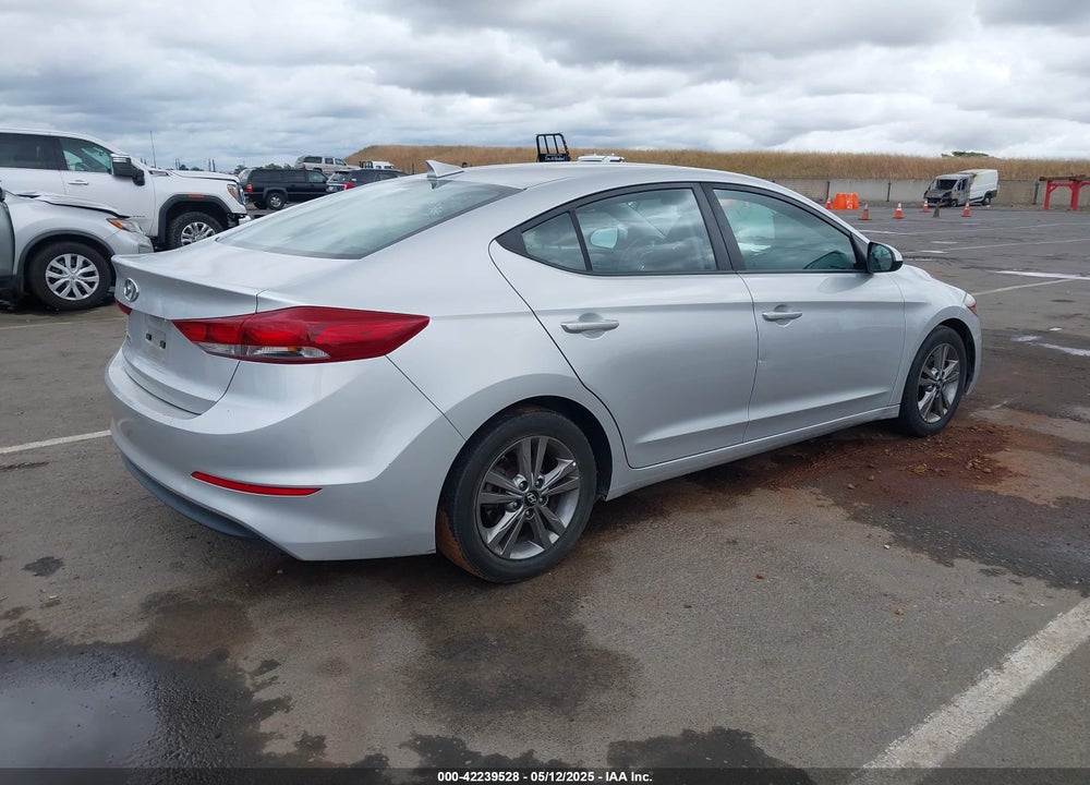 2018 HYUNDAI ELANTRA VIN: 5NPD84LF6JH235976