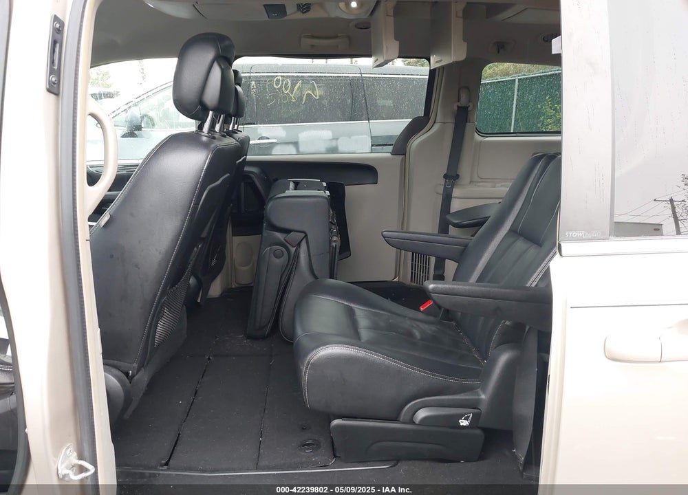 2015 CHRYSLER TOWN AND COUNTRY MINIVAN VIN: 2C4BC1BG3FR324266