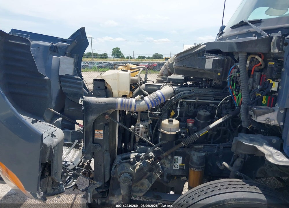 2020 KENWORTH T680 VIN: 1XKYDP9X0LJ409005