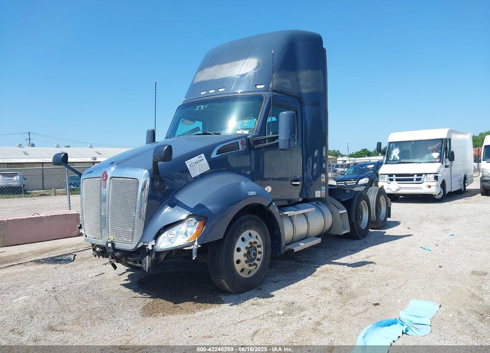 2020 KENWORTH T680 VIN: 1XKYDP9X0LJ409005