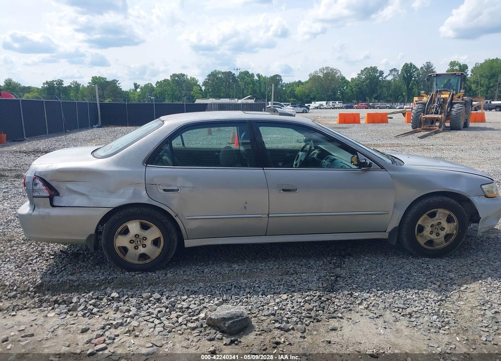 2001 HONDA ACCORD 3.0 EX VIN: 1HGCG16501A059466
