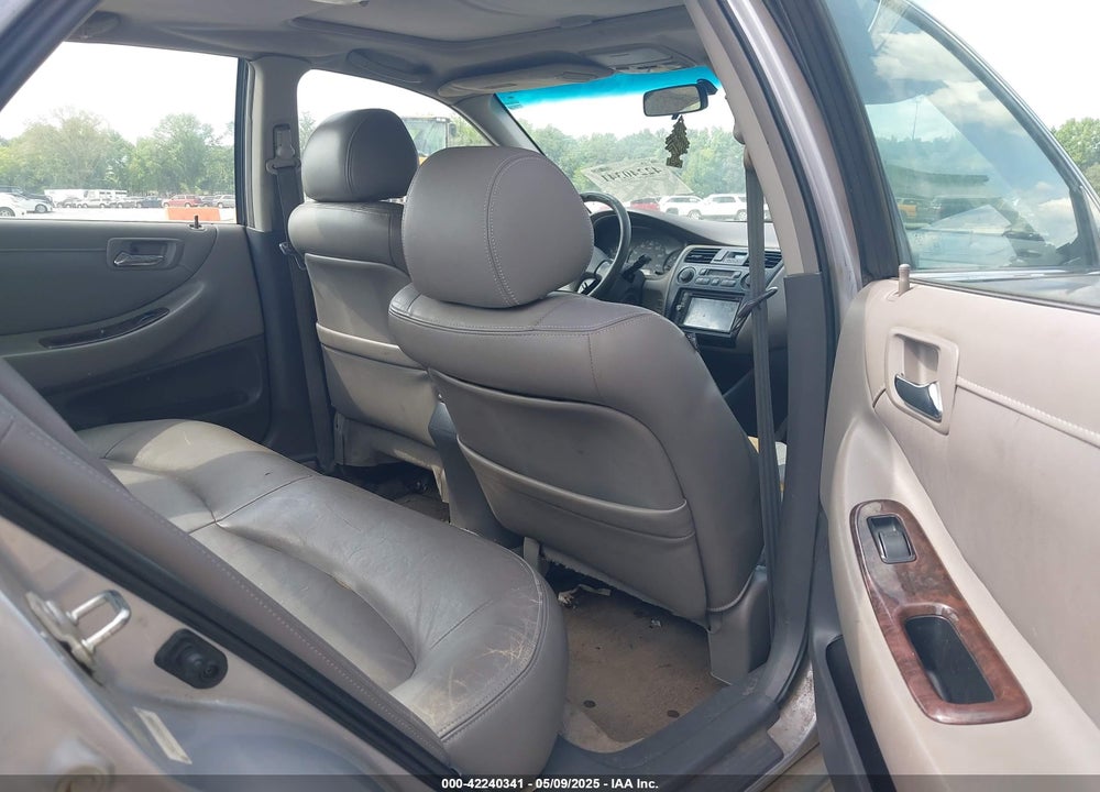2001 HONDA ACCORD 3.0 EX VIN: 1HGCG16501A059466