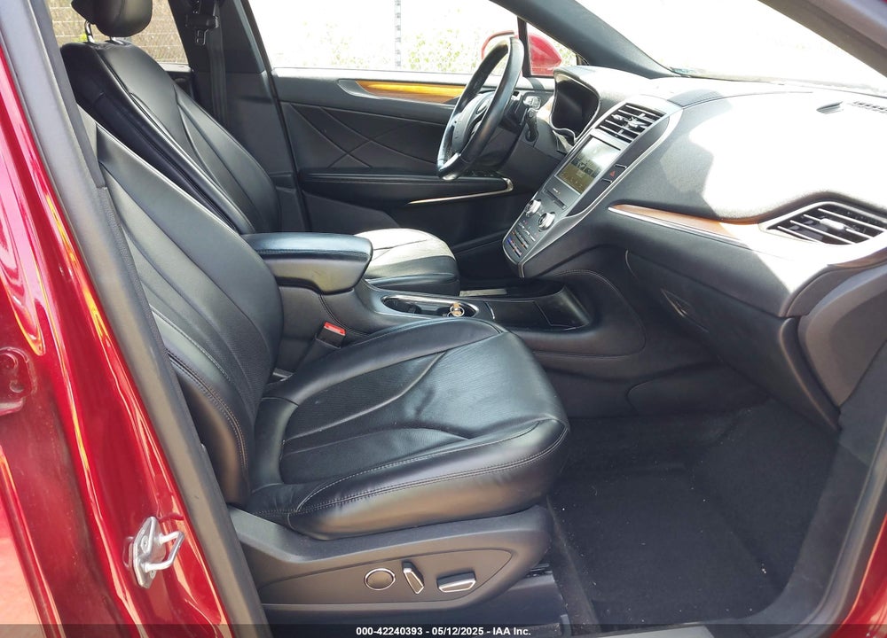 2016 LINCOLN MKC VIN: 5LMTJ3DH0GUJ11834
