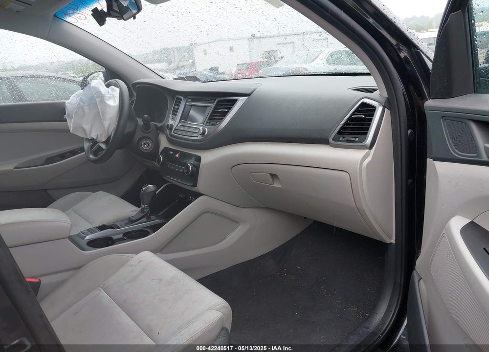 2018 HYUNDAI TUCSON SE VIN: KM8J2CA46JU801488