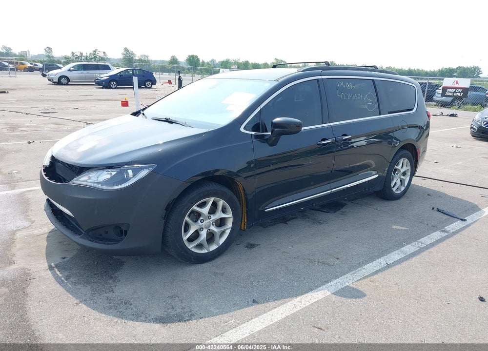 2017 CHRYSLER PACIFICA TOURING L VIN: 2C4RC1BG1HR516142