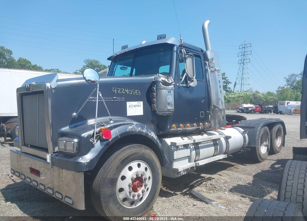 2013 WESTERN STAR/AUTO CAR CONVENTIONAL 4900FA VIN: 5KJJAEDV7DPBX4977