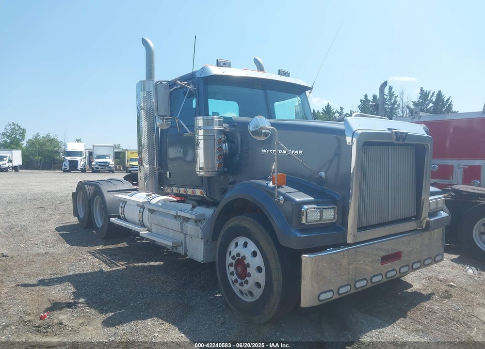 2013 WESTERN STAR/AUTO CAR CONVENTIONAL 4900FA VIN: 5KJJAEDV7DPBX4977