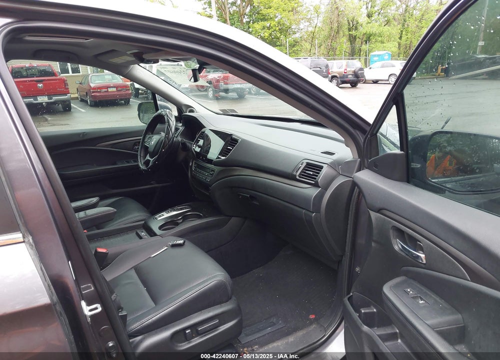 2022 HONDA PILOT VIN: 5FNYF5H55NB006660