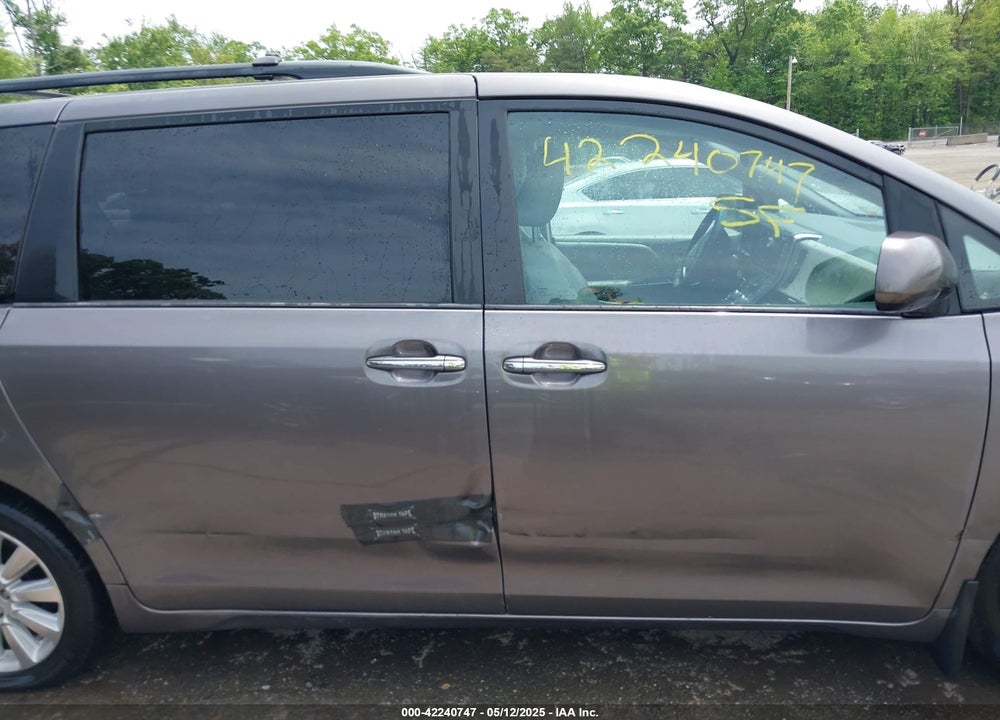 2015 TOYOTA SIENNA XLE PREMIUM 7 PASSENGER VIN: 5TDDK3DC6FS111675