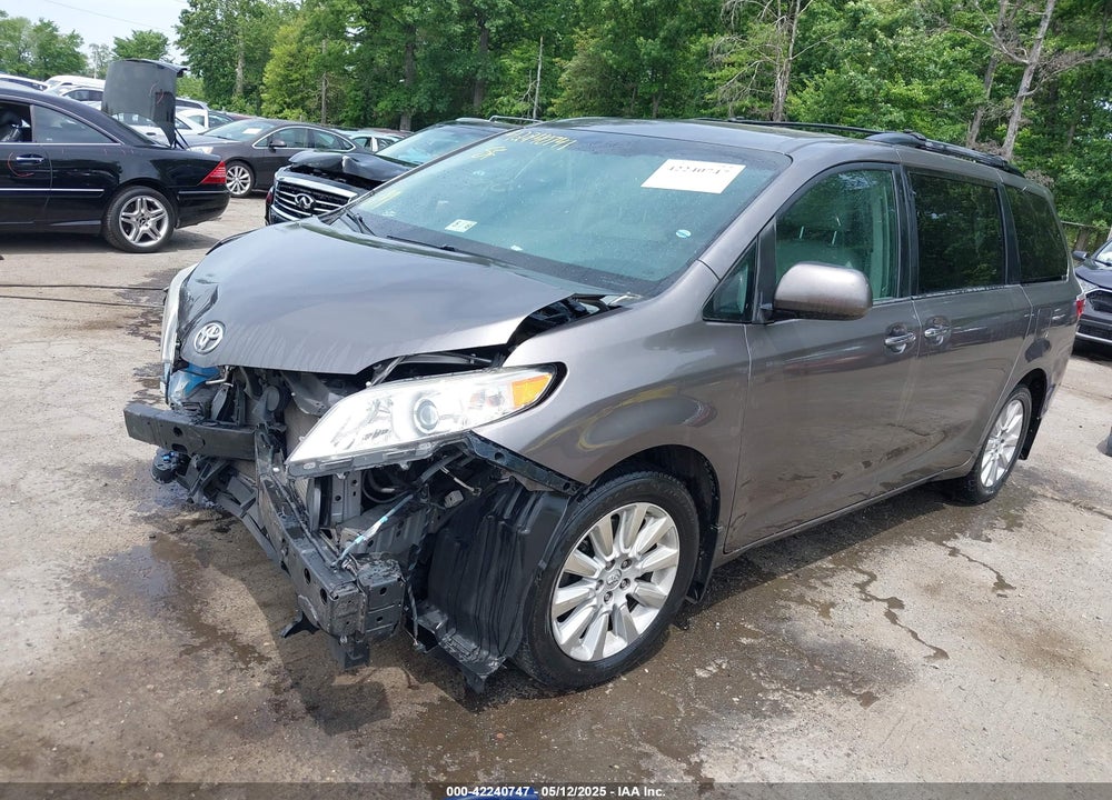 2015 TOYOTA SIENNA XLE PREMIUM 7 PASSENGER VIN: 5TDDK3DC6FS111675