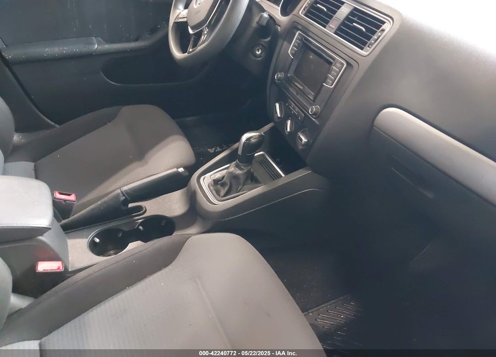 2018 VOLKSWAGEN JETTA VIN: 3VW2B7AJ0JM244181