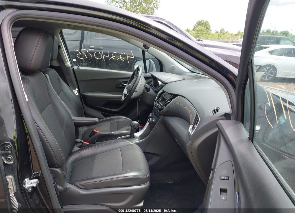 2019 CHEVROLET TRAX LT VIN: KL7CJLSB2KB789492