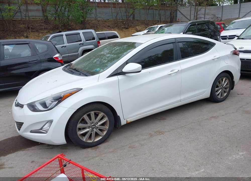 2015 HYUNDAI ELANTRA VIN: 5NPDH4AE7FH560900