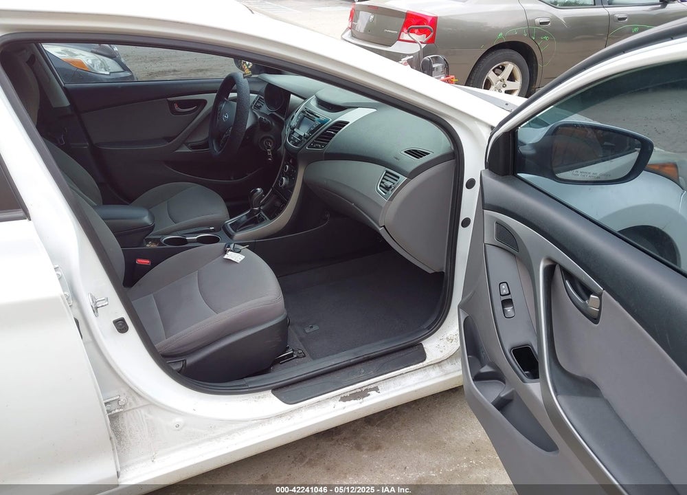 2015 HYUNDAI ELANTRA VIN: 5NPDH4AE7FH560900