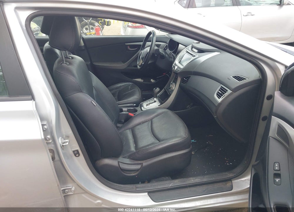 2011 HYUNDAI ELANTRA VIN: 5NPDH4AE3BH046925
