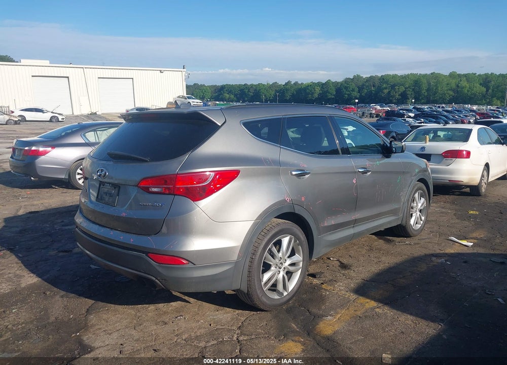 2013 HYUNDAI SANTA FE VIN: 5XYZU3LA1DG112226