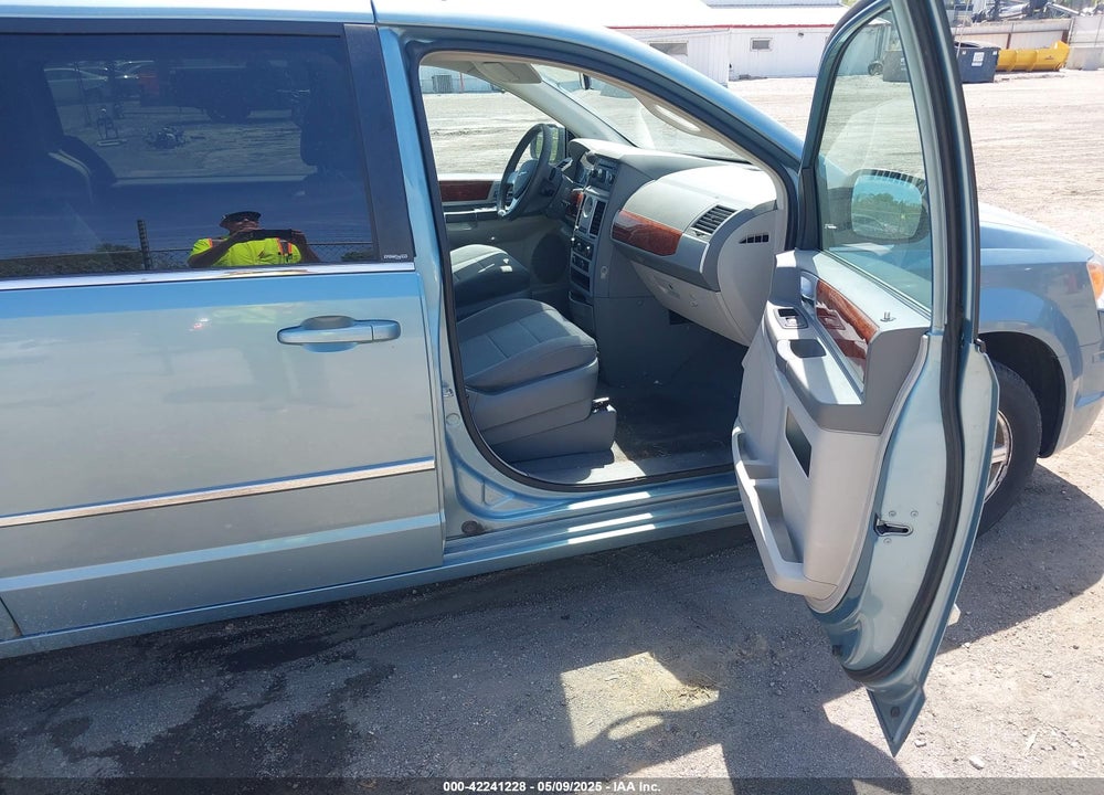 2009 CHRYSLER TOWN & COUNTRY TOURING VIN: 2A8HR54179R614354