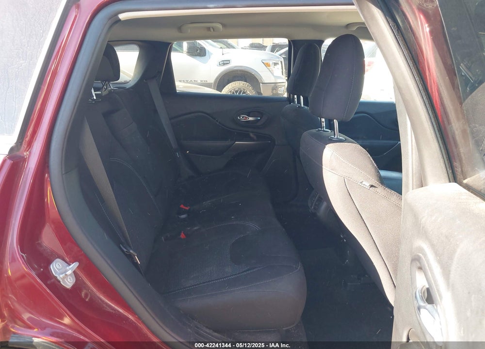 2019 JEEP CHEROKEE LATITUDE FWD VIN: 1C4PJLCB6KD242913