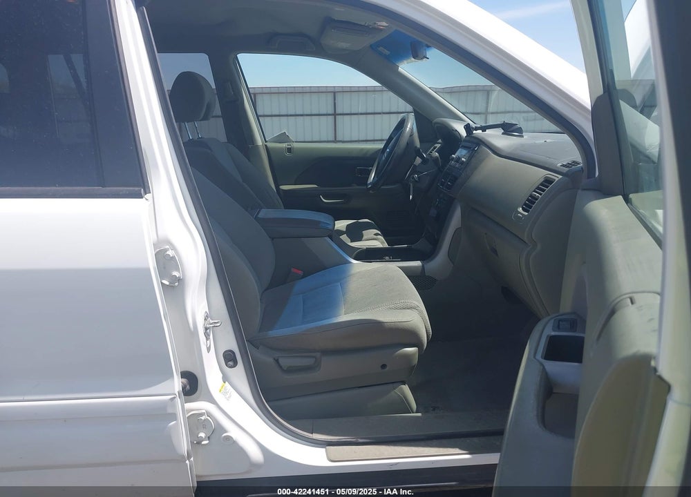 2006 HONDA PILOT EX VIN: 5FNYF28456B027614