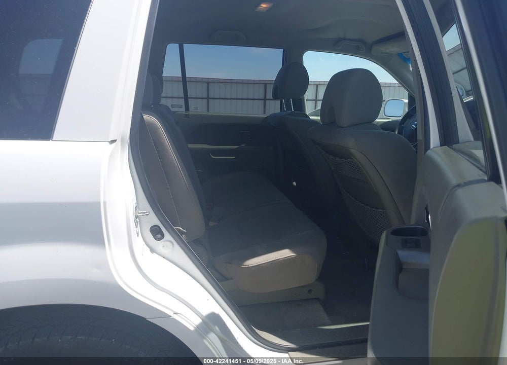 2006 HONDA PILOT EX VIN: 5FNYF28456B027614