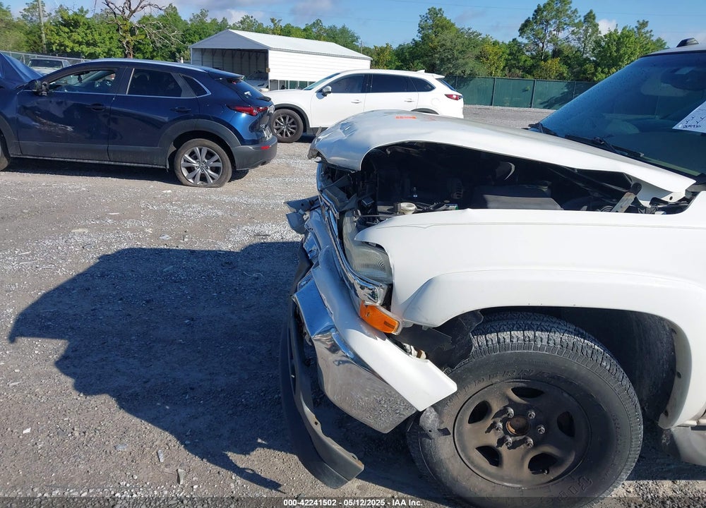 2005 CHEVROLET SUBURBAN 1500 LT VIN: 3GNEC16Z05G125924