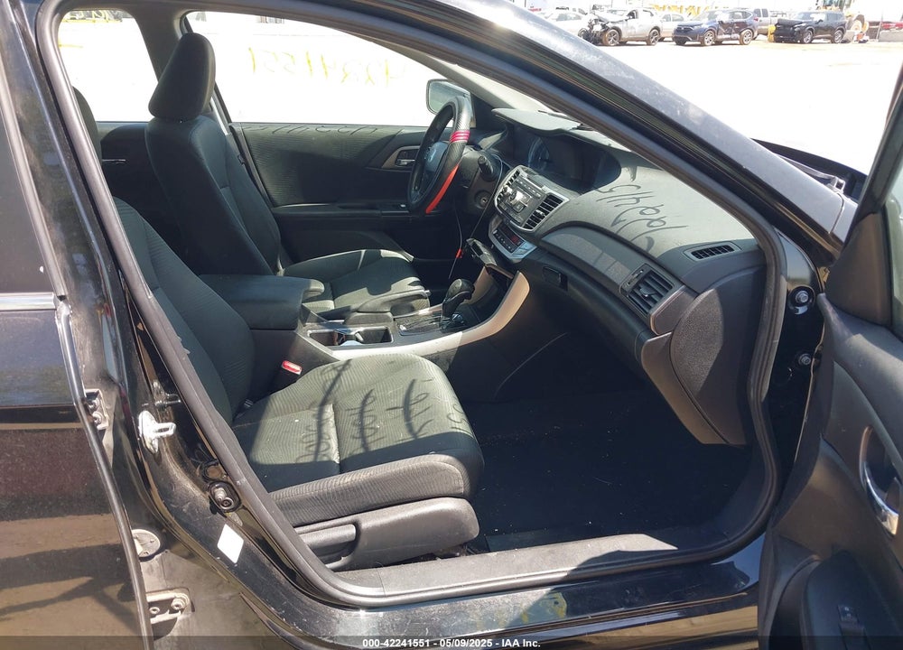 2015 HONDA ACCORD LX VIN: 1HGCR2F31FA195160