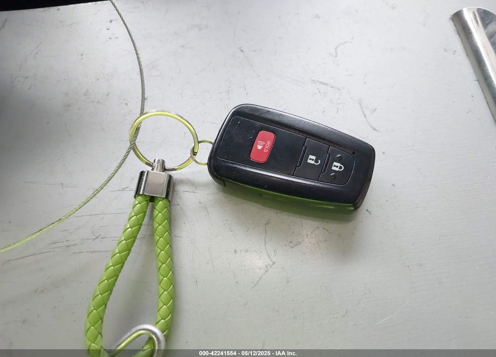 2022 TOYOTA RAV4 XLE VIN: 2T3W1RFV7NC183125