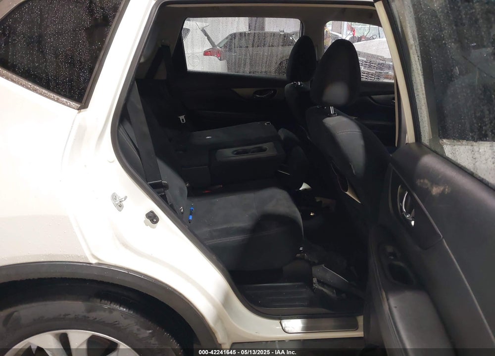 2016 NISSAN ROGUE VIN: JN8AT2MT5GW025807