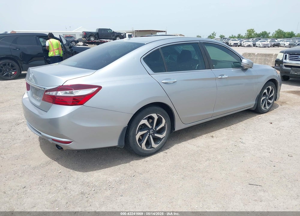 2017 HONDA ACCORD VIN: 1HGCR2F84HA166122
