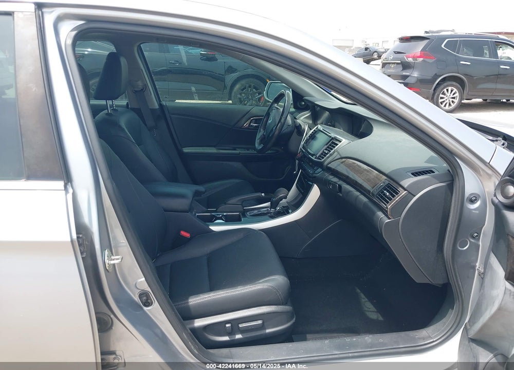 2017 HONDA ACCORD VIN: 1HGCR2F84HA166122