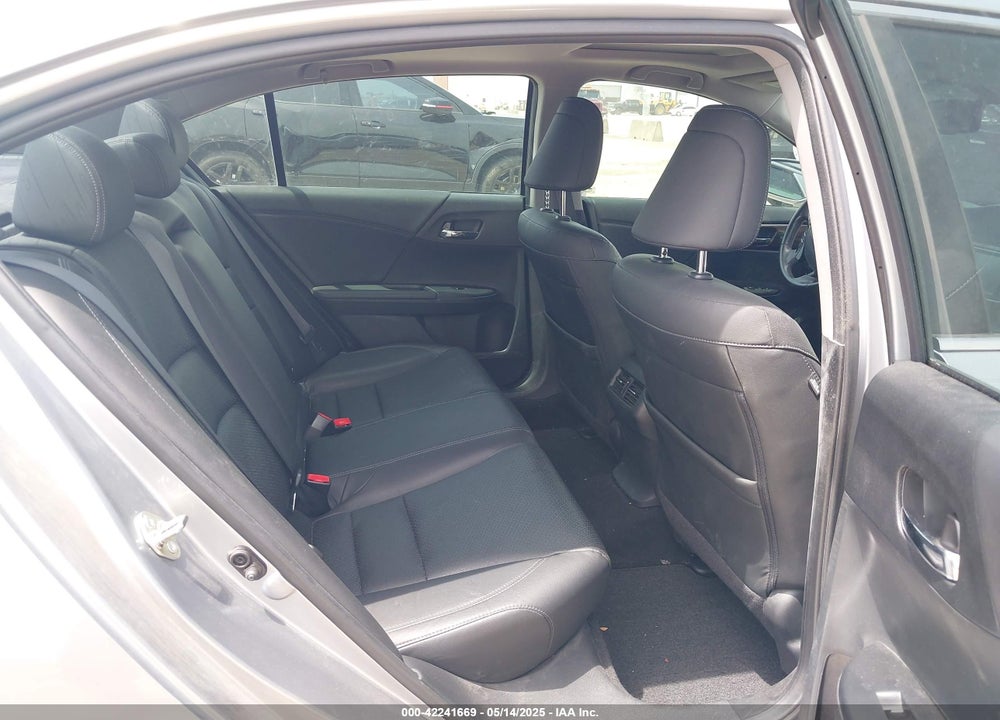 2017 HONDA ACCORD VIN: 1HGCR2F84HA166122
