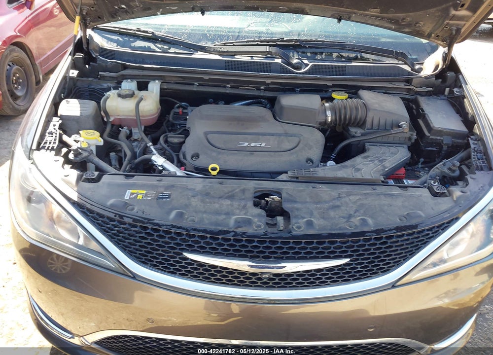 2017 CHRYSLER PACIFICA TOURING L PLUS VIN: 2C4RC1EG5HR752627