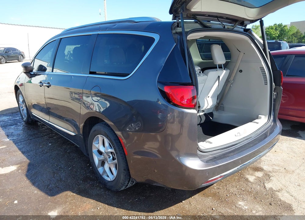 2017 CHRYSLER PACIFICA TOURING L PLUS VIN: 2C4RC1EG5HR752627