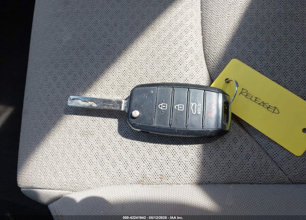 2018 KIA OPTIMA LX VIN: KNAGT4L36J5206153