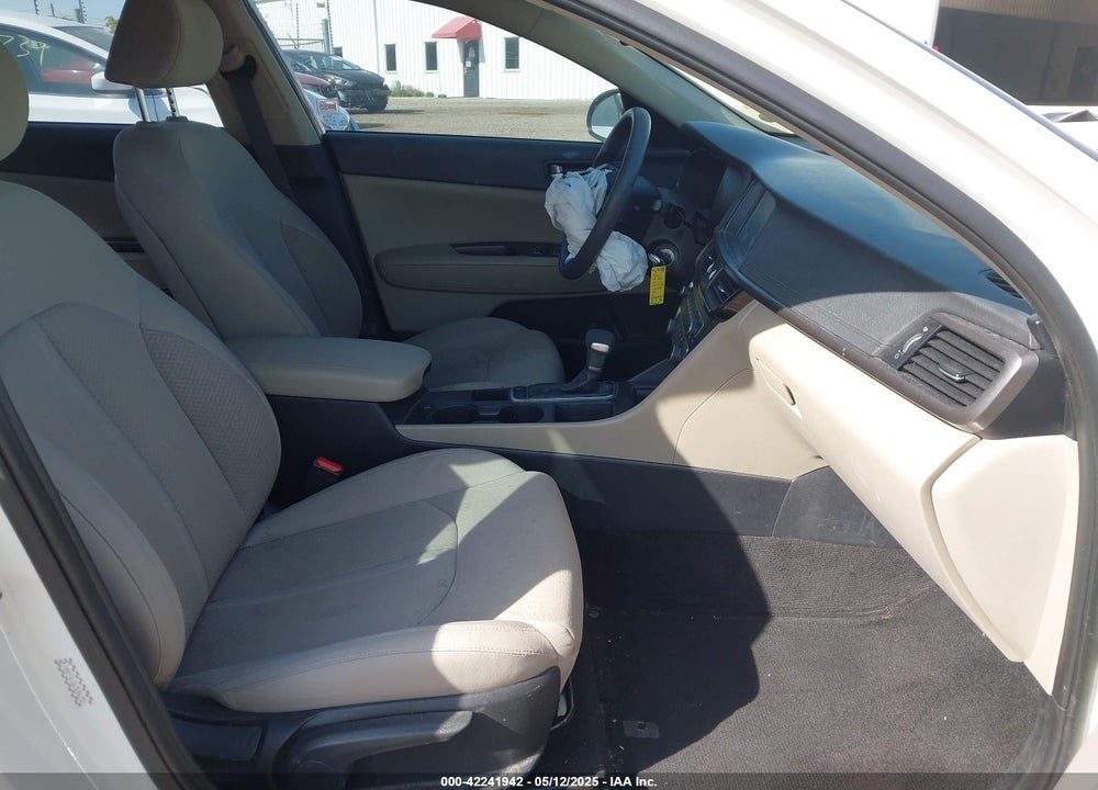 2018 KIA OPTIMA LX VIN: KNAGT4L36J5206153