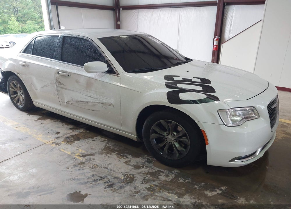 2015 CHRYSLER 300 LIMITED VIN: 2C3CCAAG4FH904240