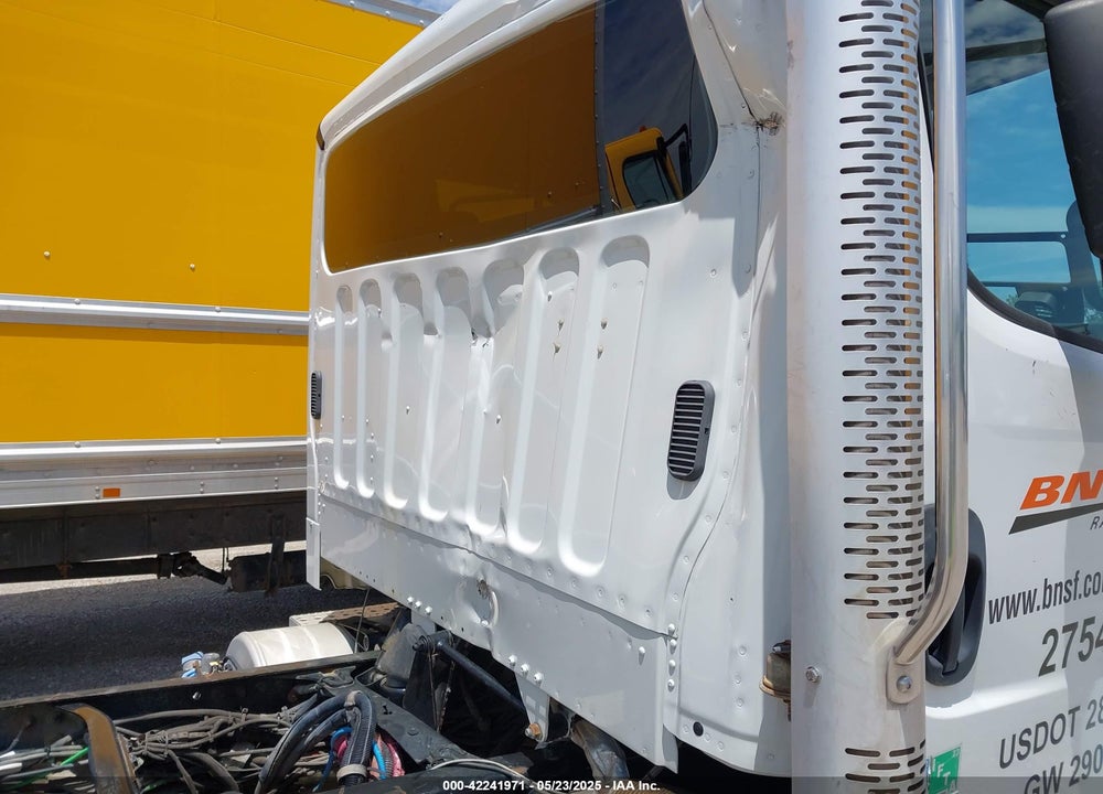2014 FREIGHTLINER M2 106 MEDIUM DUTY VIN: 3ALACXCYXEDFY5472