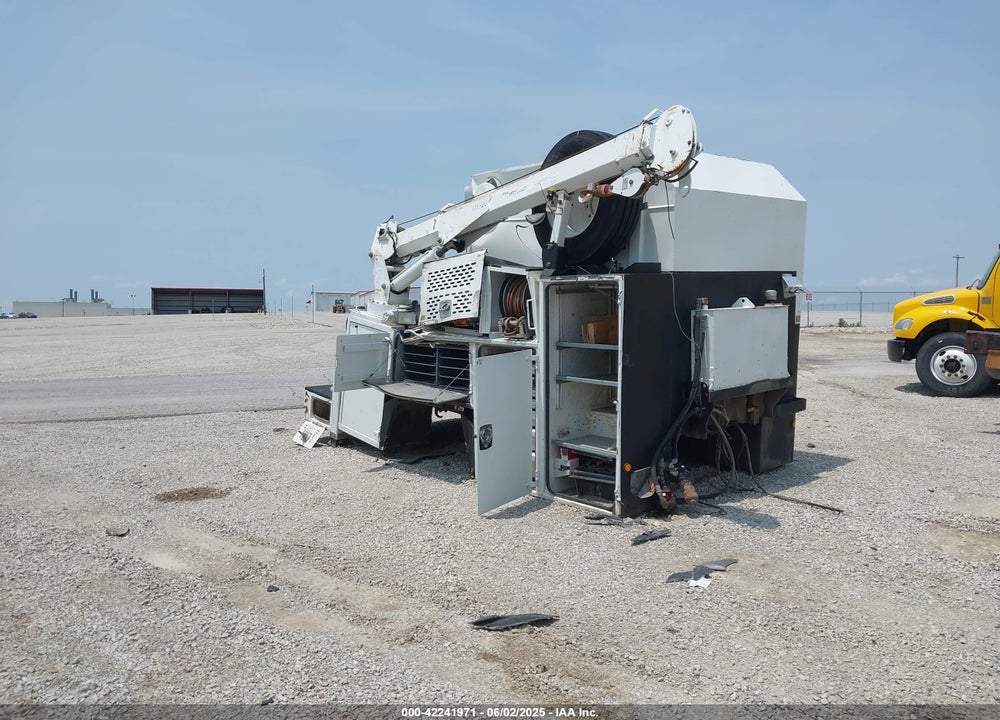 2014 FREIGHTLINER M2 106 MEDIUM DUTY VIN: 3ALACXCYXEDFY5472
