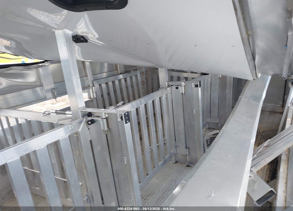 2018 EXXISS ALUMINUM TRAILERS HORSE TRAILER VIN: 4LABS2020J5068993